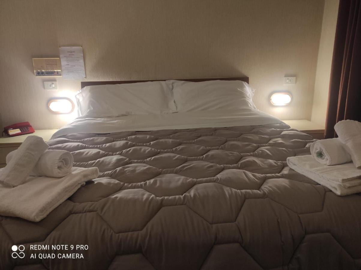 Hotel Centrale Chiusi Eksteriør billede