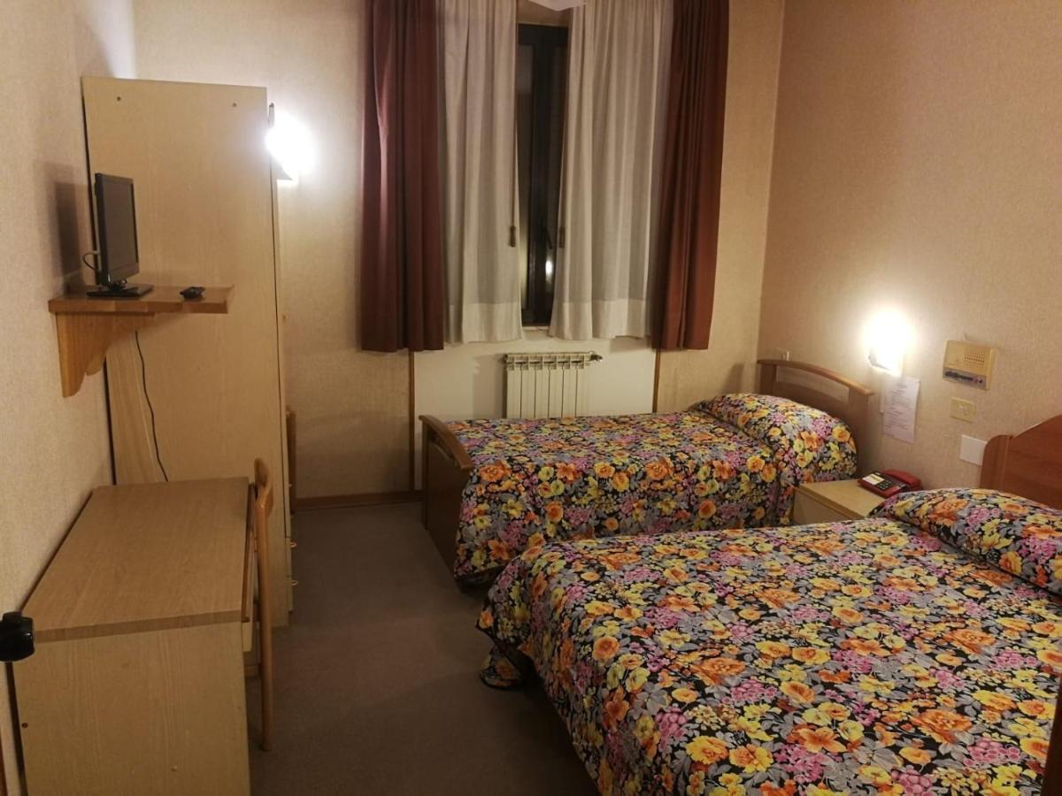 Hotel Centrale Chiusi Eksteriør billede